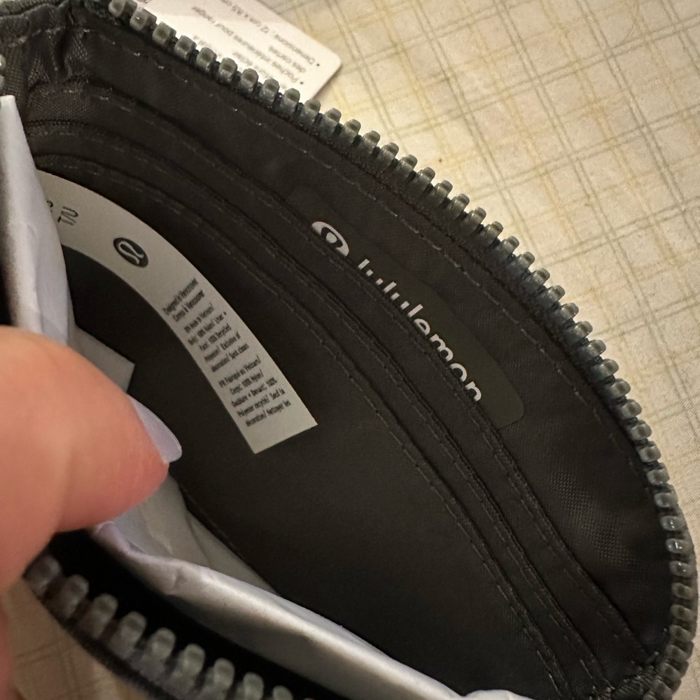 lululemon athletica Black Clippable Card Pouch - Picture 4 of 4